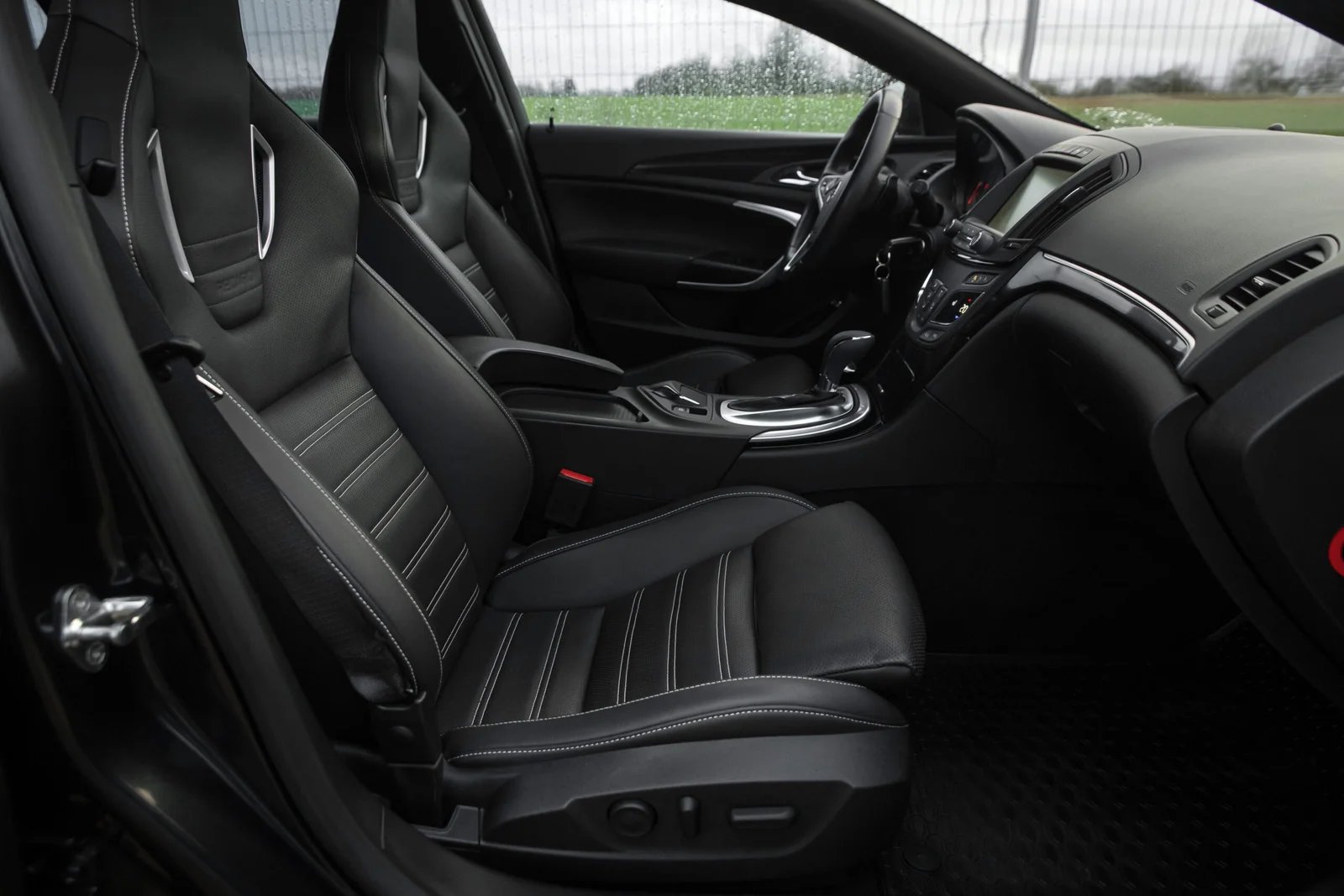 OPEL INSIGNIA OPC LINE 2.0D 143KW 4×4