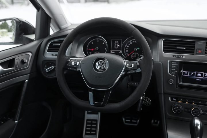 VW GOLF 7 SPORT 1.6D AUTOMATS