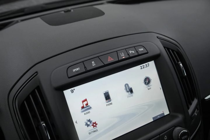 OPEL INSIGNIA OPC LINE 2.0D 143KW 4×4