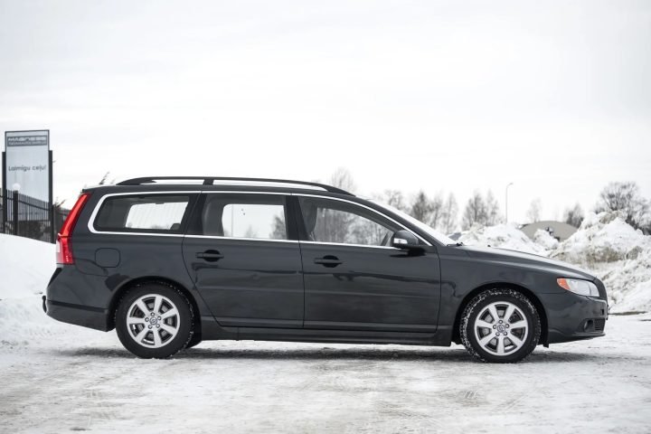 VOLVO V70 MOMENTUM 1.6D 85KW FULL OPTIONS