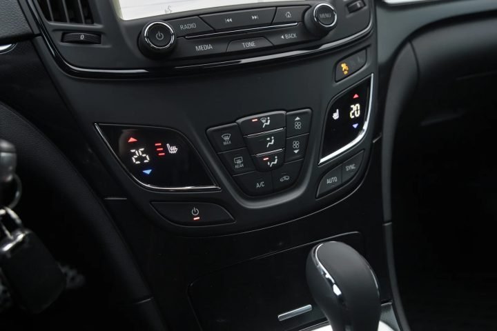 OPEL INSIGNIA OPC LINE 2.0D 143KW 4×4