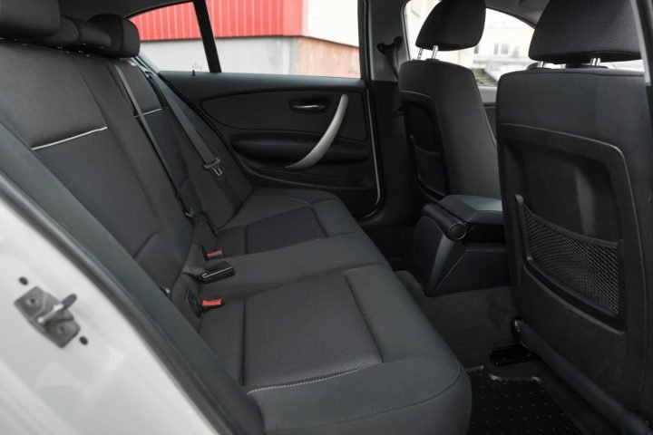 BMW 118D 2.0D 105KW ALPINEWEISS AUTOAMTS