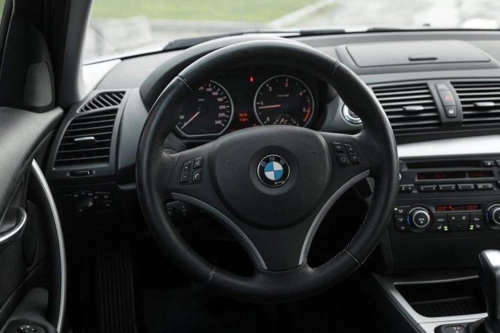 BMW 118D 2.0D 105KW ALPINEWEISS AUTOAMTS