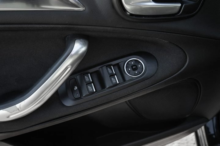 FORD S-MAX TITANIUM 2.2D 147KW AUTOMATS PILNAIS