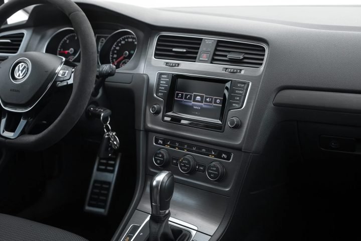 VW GOLF 7 SPORT 1.6D AUTOMATS