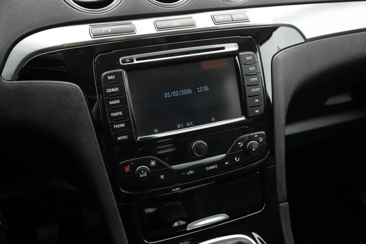 FORD S-MAX TITANIUM 2.0D 100KW FACELIFT 7SEATS