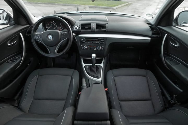 BMW 118D 2.0D 105KW ALPINEWEISS AUTOAMTS