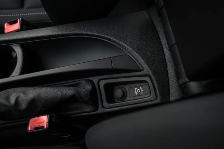 BMW 118D 2.0D 105KW ALPINEWEISS AUTOAMTS