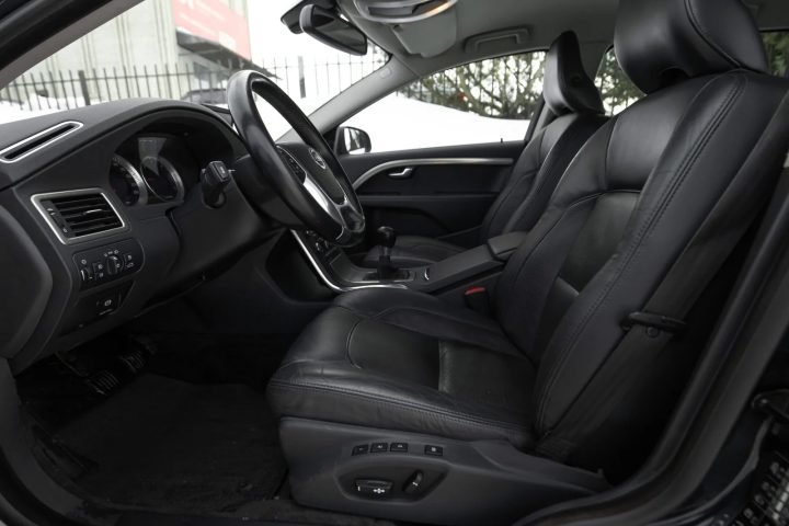 VOLVO V70 MOMENTUM 1.6D 85KW FULL OPTIONS