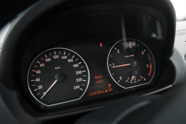BMW 118D 2.0D 105KW ALPINEWEISS AUTOAMTS