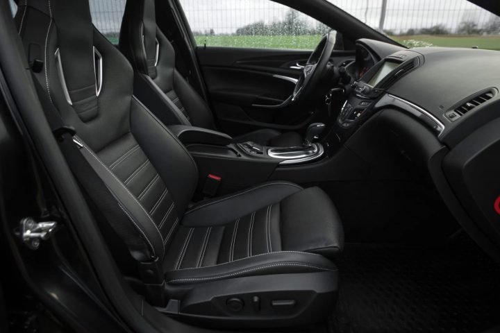 OPEL INSIGNIA OPC LINE 2.0D 143KW 4×4