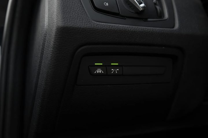BMW 318D F30 2.0D INDIVIDUAL