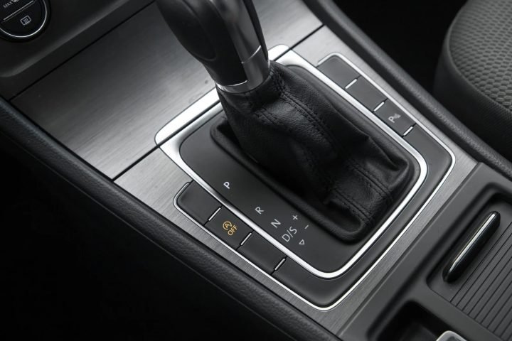 VW GOLF 7 SPORT 1.6D AUTOMATS