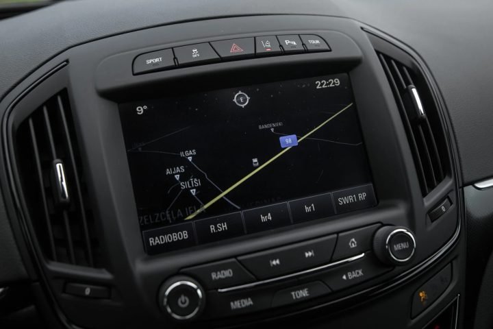 OPEL INSIGNIA OPC LINE 2.0D 143KW 4×4