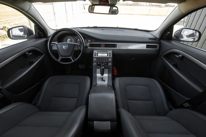 VOLVO V70 MOMENTUM 2.0D 120KW