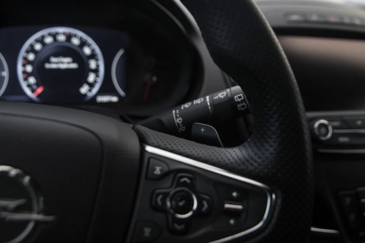 OPEL INSIGNIA OPC LINE 2.0D 143KW 4×4