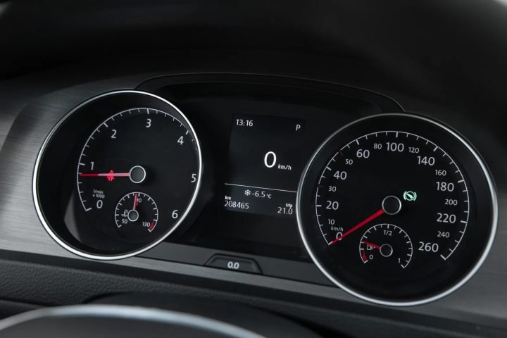 VW GOLF 7 SPORT 1.6D AUTOMATS