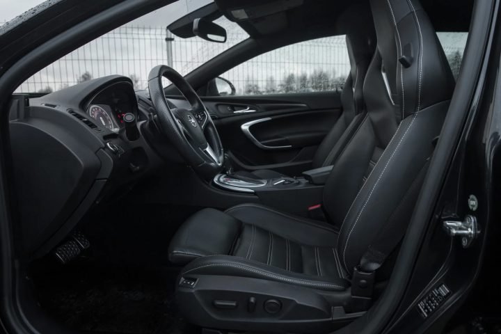 OPEL INSIGNIA OPC LINE 2.0D 143KW 4×4