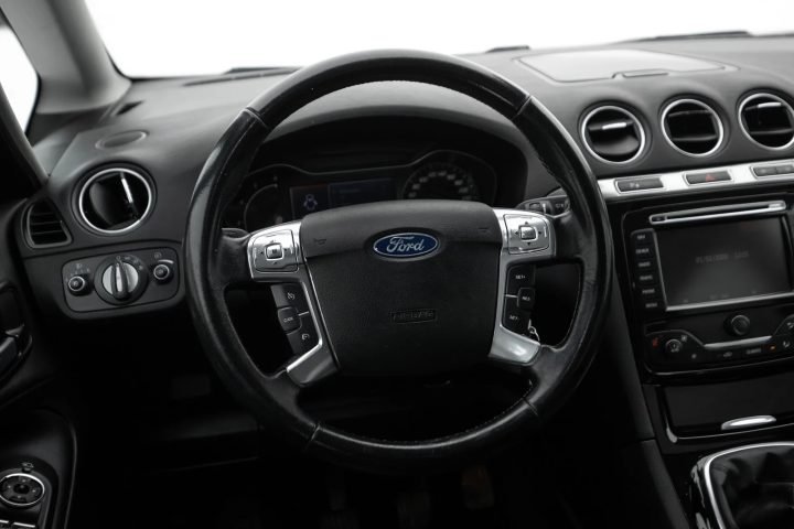 FORD S-MAX TITANIUM 2.0D 100KW FACELIFT 7SEATS